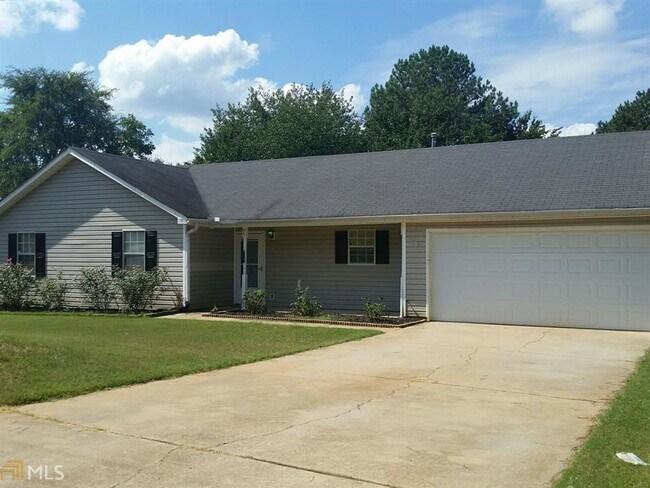 Building Photo - Henry County 3 bedroom, 2 Bath