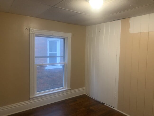 Foto del edificio - 2 Bedroom Upper Close to Downtown!
