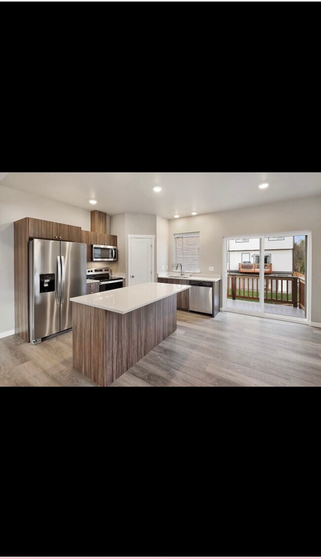 Building Photo - 6170 Portal Way
