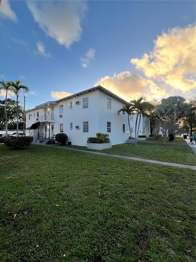 Foto del edificio - 2390 SW 22nd St