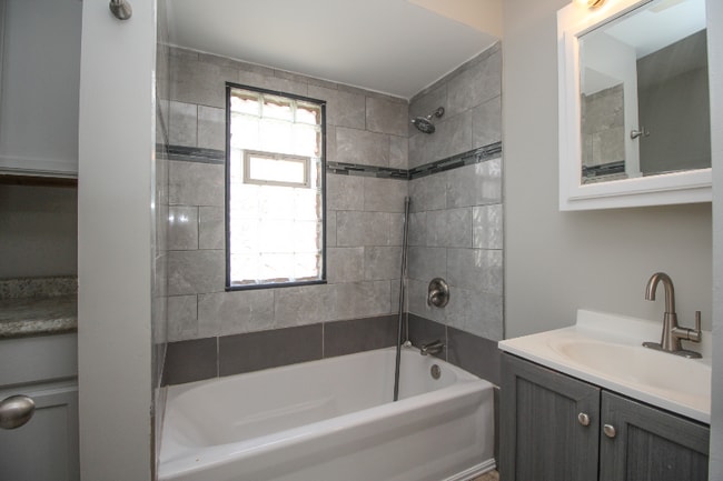 Foto del edificio - 1444 S 56th St