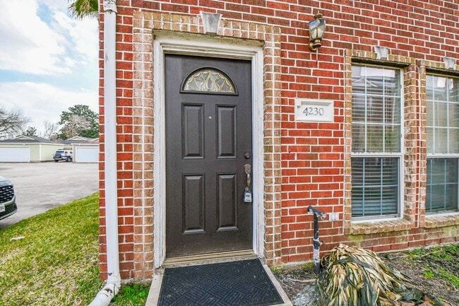 Building Photo - 4230 Benard Ct