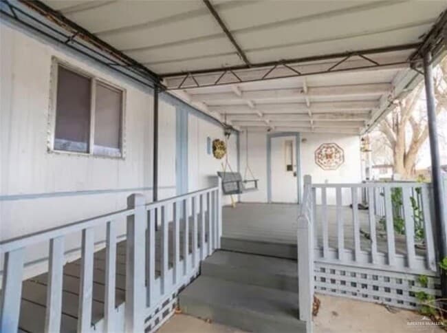 Building Photo - 13 N Palmera Dr