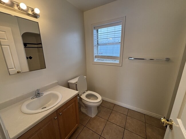 Building Photo - 1675 S State St