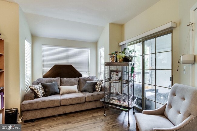 Building Photo - 3911 Penderview Dr