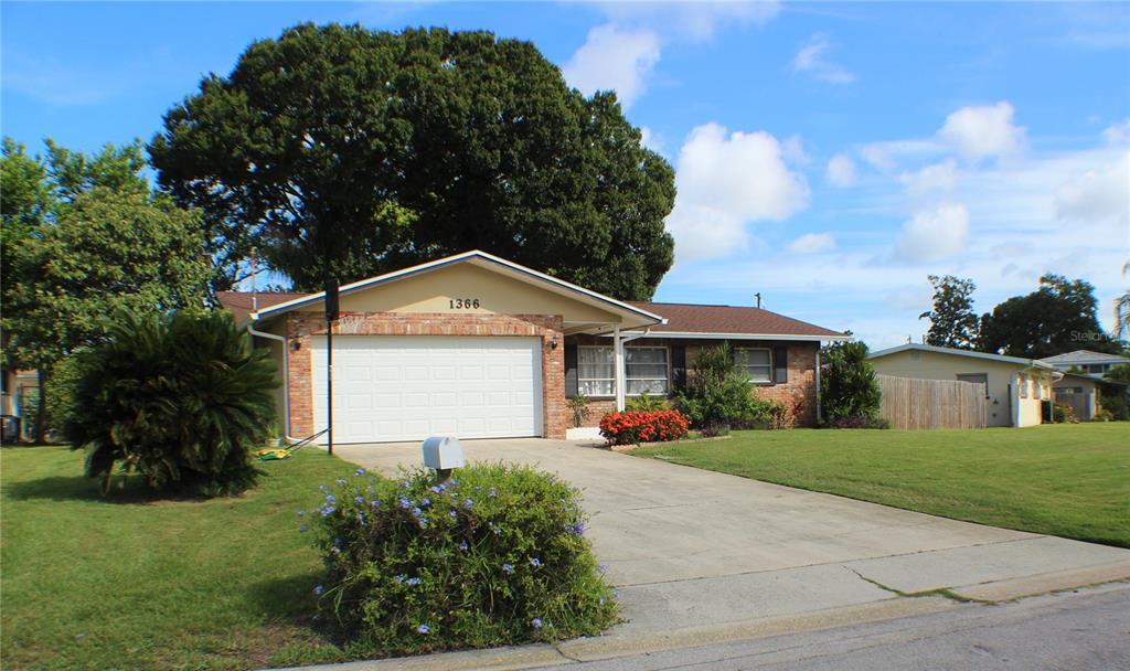 Foto principal - 1366 Windsor Dr
