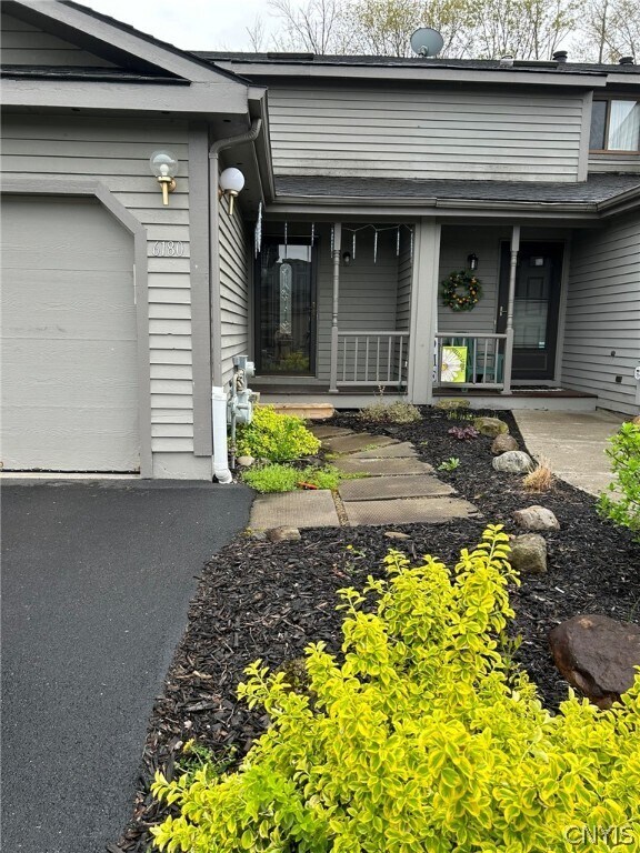Foto del edificio - 6180 Heddy Ln