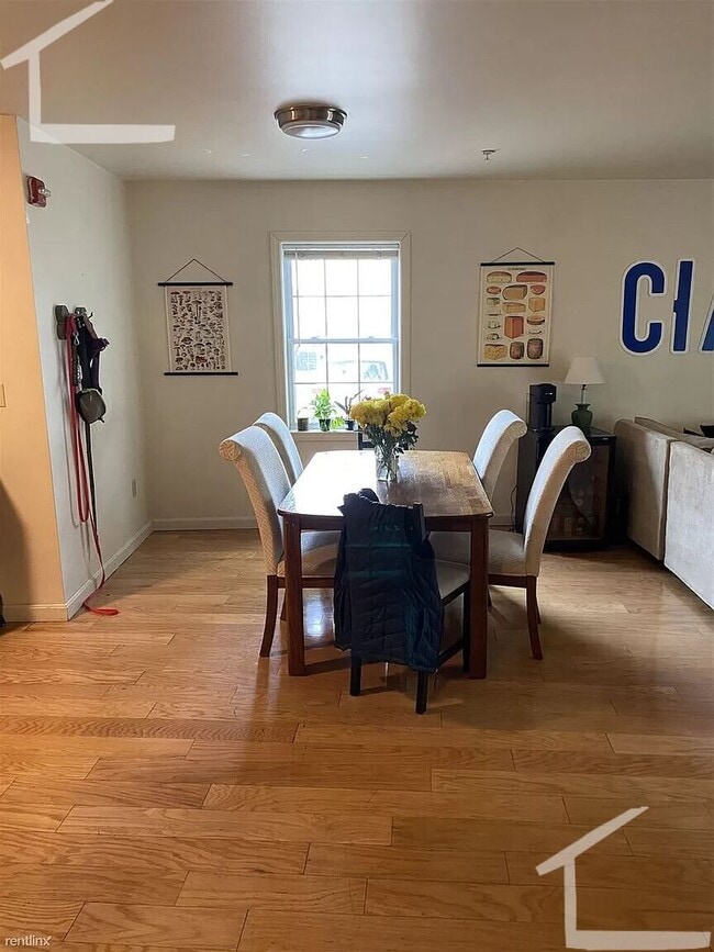 Building Photo - Great Value 4-bed/4 bath in Allston w/ New...