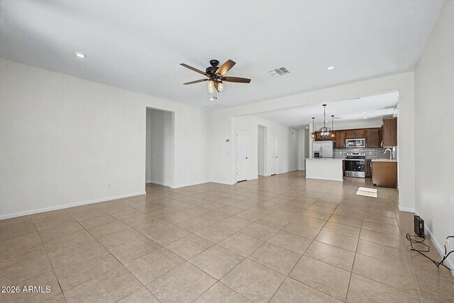 Building Photo - 17865 W Daley Ln