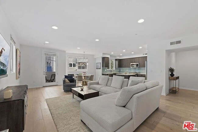 Foto del edificio - 11912 Laurelwood Dr