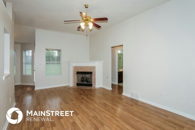 Foto del edificio - 8486 Clubview Dr