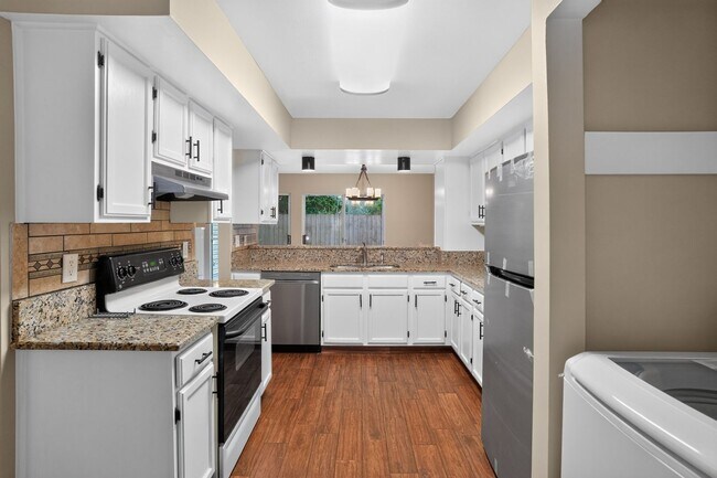 Foto del edificio - 6701 Dickens Ferry Rd