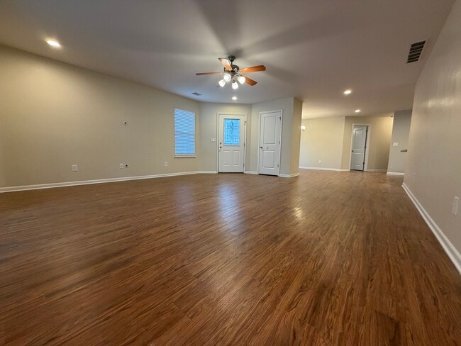 Building Photo - 10557 Maine Dr