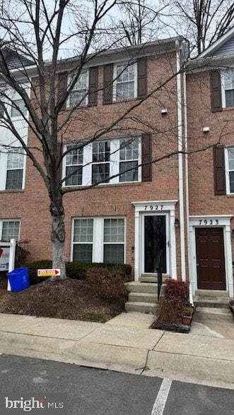 Photo - 7927 Foxcrest Ct Townhome