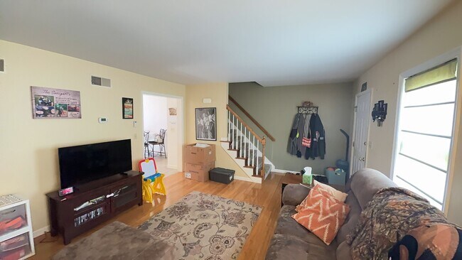 Building Photo - 2 Bedroom Townhome in Elizabethtown!