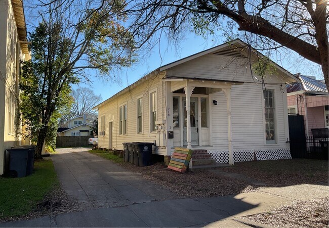 Foto del edificio - 718 Spanish Town Rd