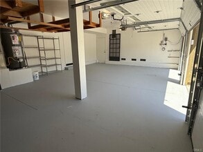 Building Photo - 23 Sillero