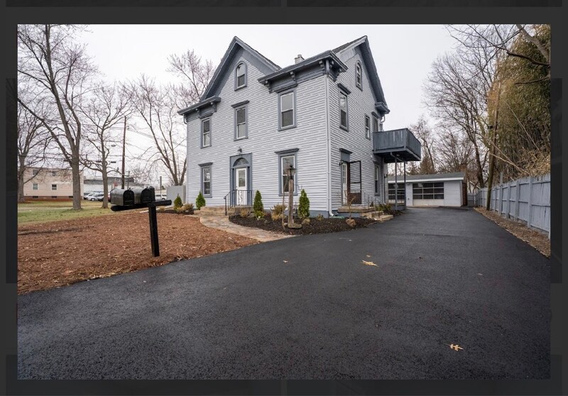 Foto principal - 298-300 N Bridge St