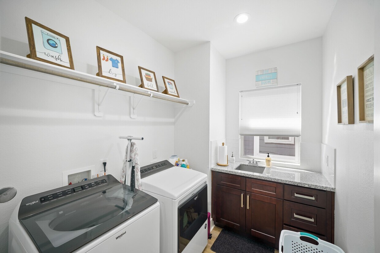 Foto principal - 4402 McKinley St