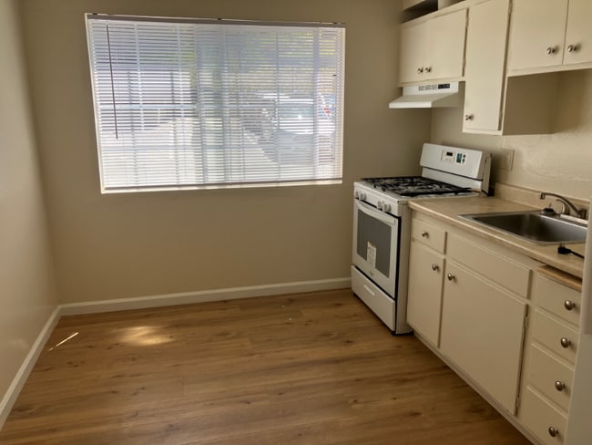 Building Photo - 5405 Morrow Dr