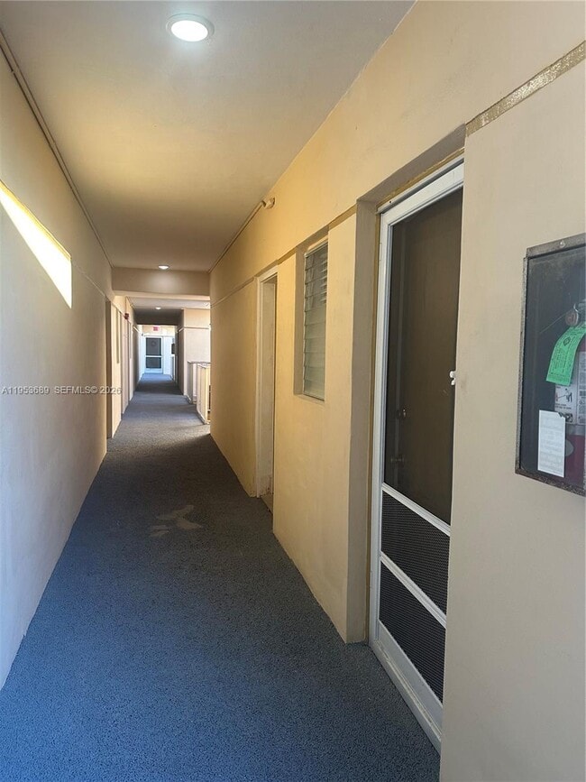 Building Photo - 9175 SW 77th Ave