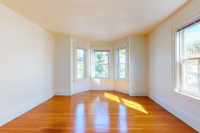 Building Photo - 51 Robbins St