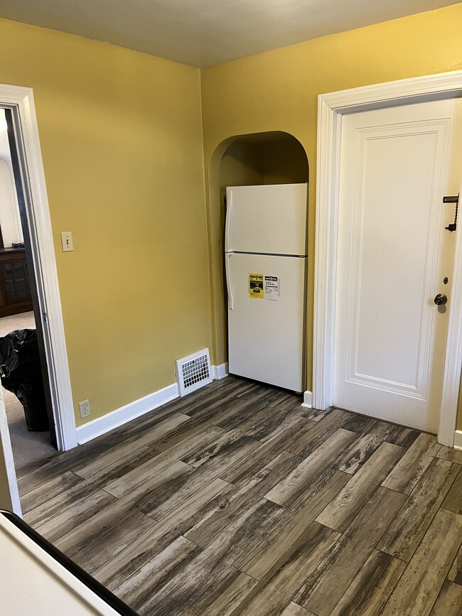 Building Photo - 1479 Canadian Ave