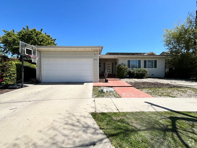 Building Photo - 5942 Ostrom Ave