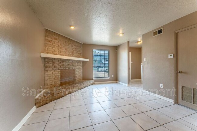 Building Photo - 3422 Yorkfield Dr