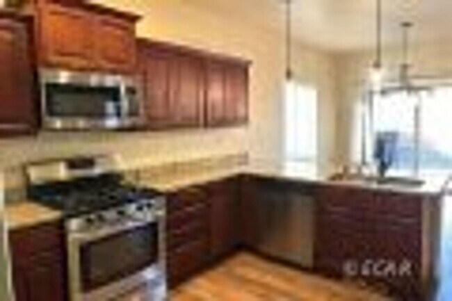 Building Photo - Newer Home in Elko