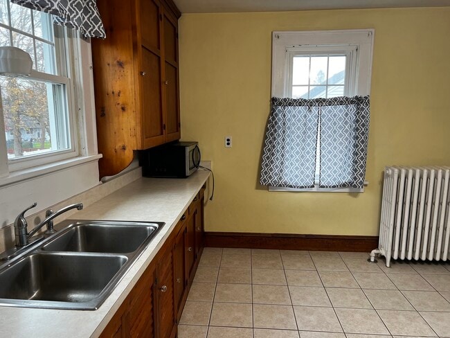 Building Photo - 24 Lawncrest Rd