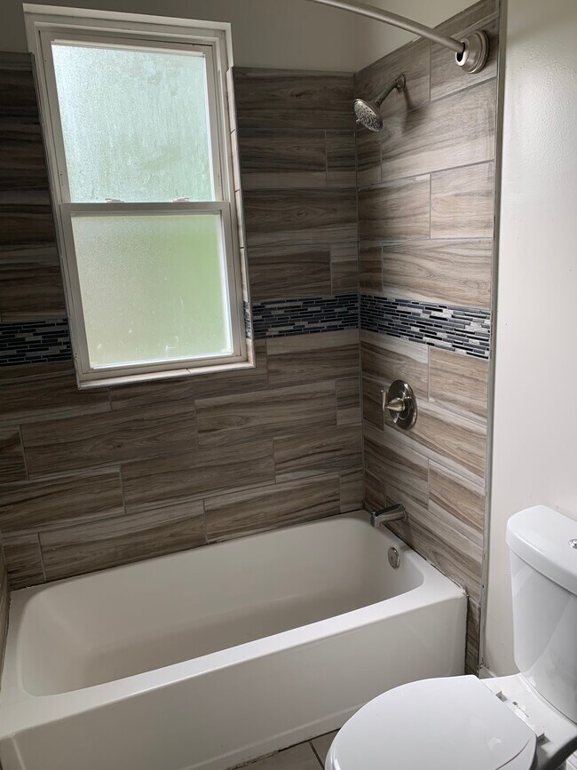 Bathroom - 7718 S Green St