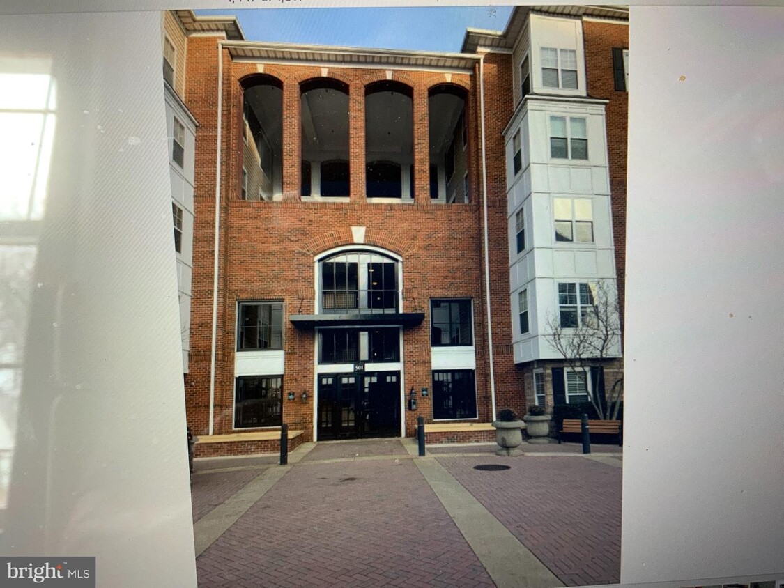 Primary Photo - 501 Hungerford Dr