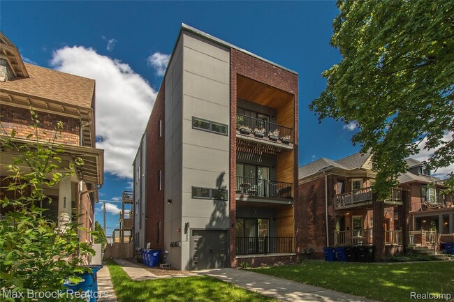 Building Photo - 4530 Commonwealth St
