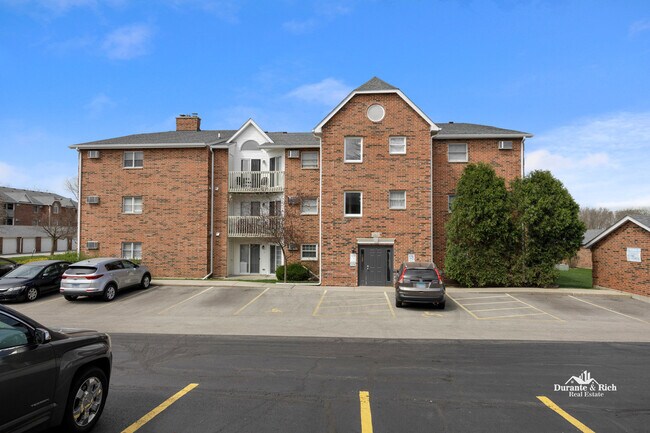Building Photo - 1363 Cunat Ct