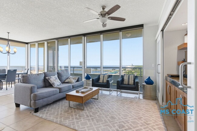 Foto del edificio - 2060 Beach Blvd