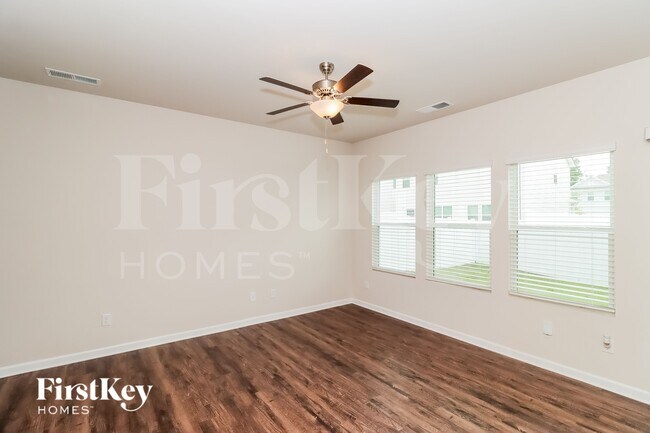 Foto del edificio - 5440 Cobblestone Glen Dr
