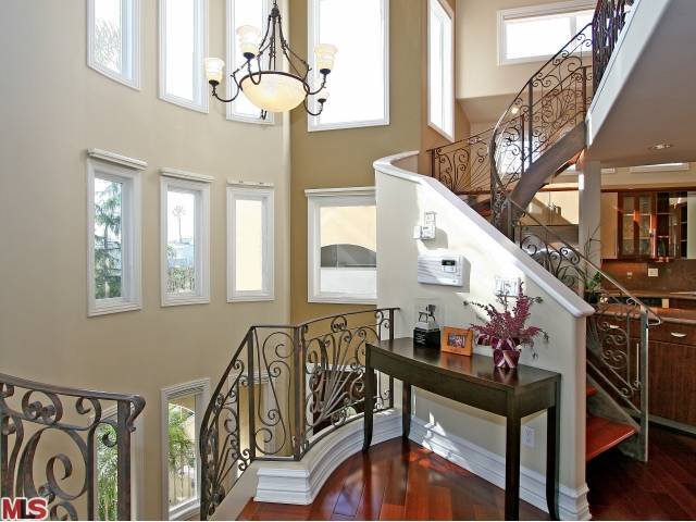 Building Photo - 933 15th Street