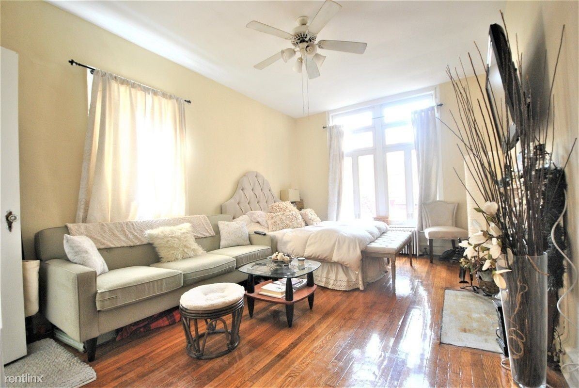 Primary Photo - 21 E 9th St