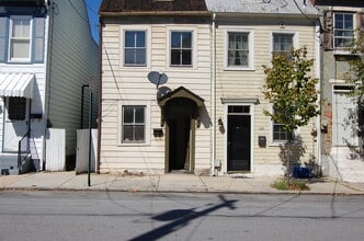 Building Photo - 153 E Louther St