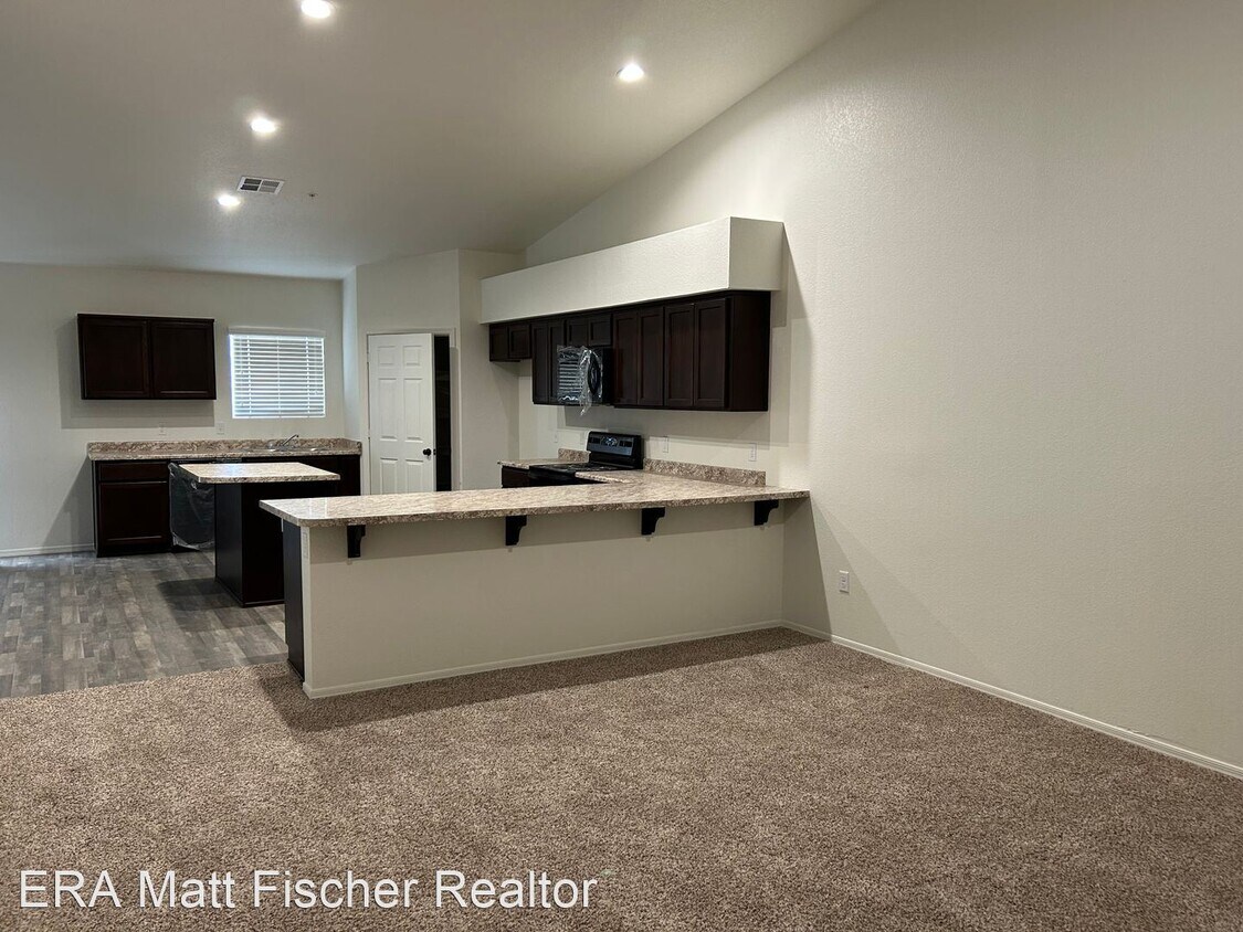 Primary Photo - 3 br, 2 bath House - 3815 S. Desert Sky Dr.