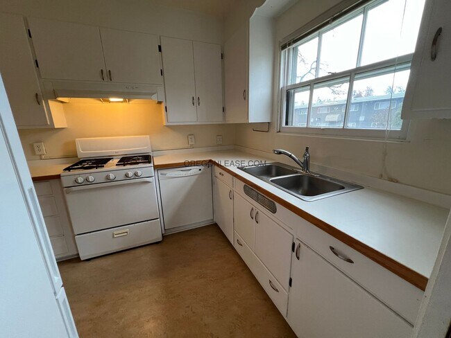 Foto del edificio - 2 Bedroom 2 bath downtown apartment available now