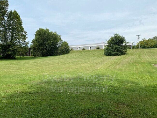 Building Photo - 4017 Sanders