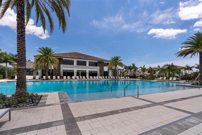 Foto del edificio - 4745 NW 84th Ct