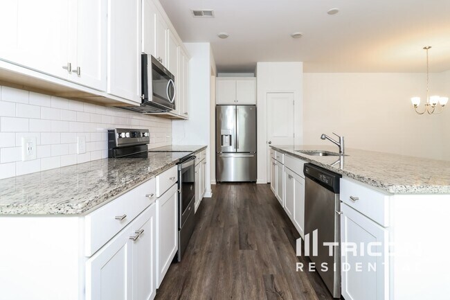 Building Photo - 2100 Rosemary Park Ln