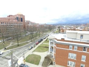 Building Photo - 4925 Friendship Ave