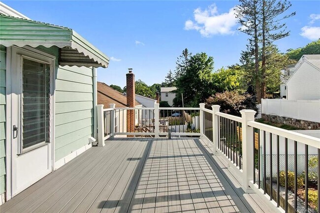 Building Photo - 16 Intervale Ave