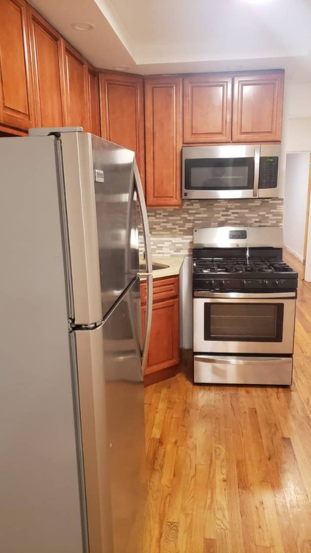 Foto del edificio - 1337 E 84th St
