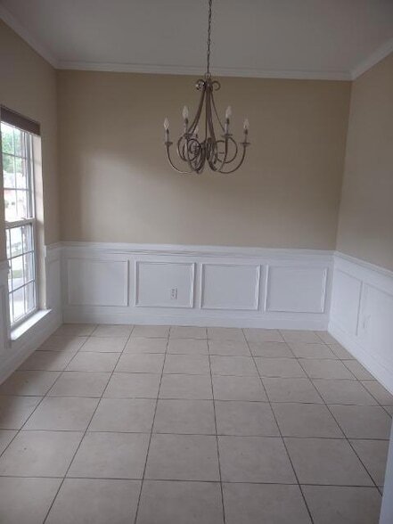 Foto del edificio - 2919 Aylesbury Dr