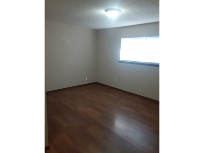 Foto del edificio - 6512 NW Oak Ave